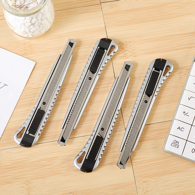 111-五金系列美工刀UK1402